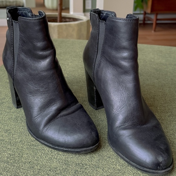 Heeled ankle boots - Picture 2 of 2